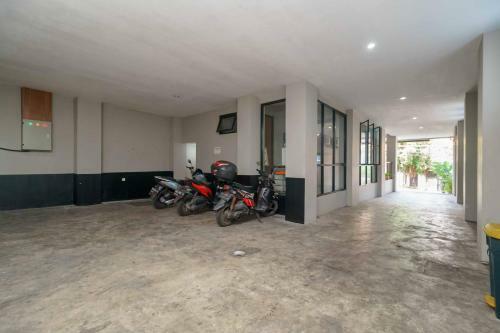 Hostal Reddoorz Plus Near Radio Dalam 3