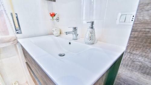 Apartamento Due Laghi Residenza New