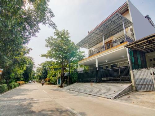 Hotel Oyo 90322 Joy Homestay