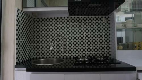 Comfy 2br At Bassura Apartment - Geranium Tower