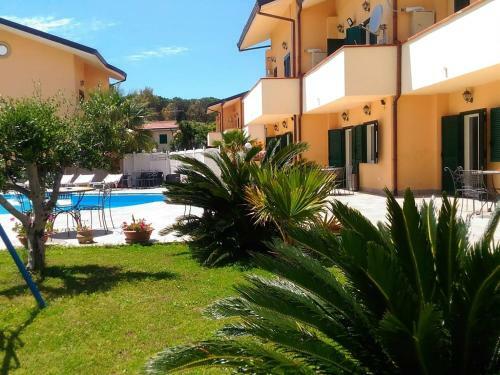 Attractive Villa In Paestum With Shared Swimming Pool
