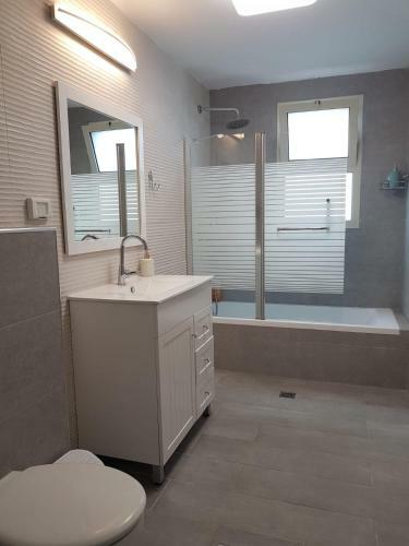 King David Breathtaking Lake View 4bdr Penthouse