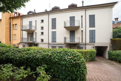 Apartamento Lake Como Studio With Balcony And Private Parking