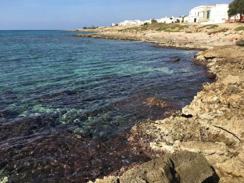 Casa Vicino Mare ( Sea Rocks Cottage)
