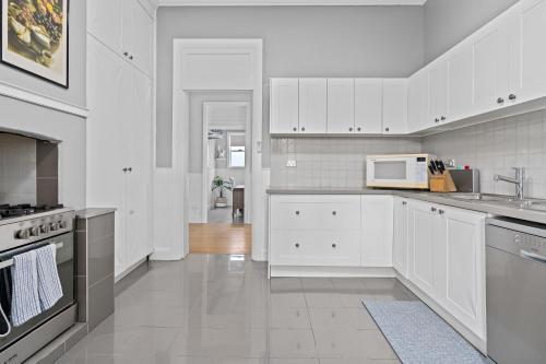 Historic Holiday Home / Cessnock