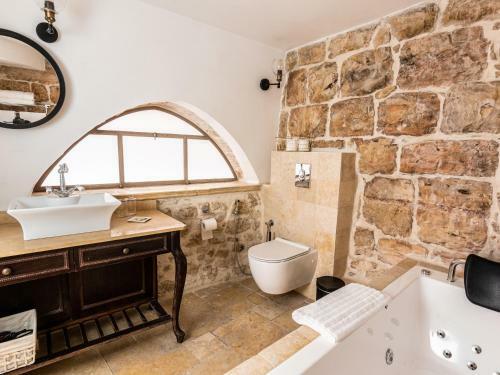 Flora Valley Boutique Hotel