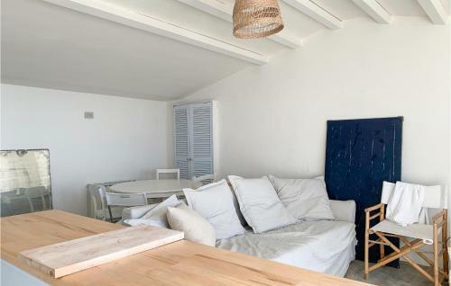 Awesome Apartment In Torvaianica With 1 Bedrooms