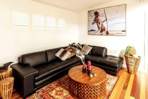 Villa Elvis On Brodie - Luxury Boutique Accommodation