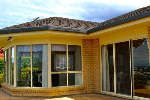 Encounter Bay Villa Marie + Pet-friendly