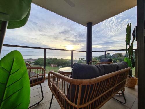 Darwin Waterfront Quayside Sunset Apartment - Champagne Stays Darwin