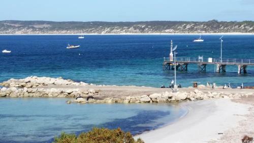 Tu Emuz Stone Beachfront Villa, Emu Bay, Kangaroo Is