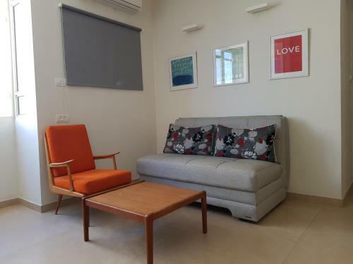 Hayarkon Street Apartment