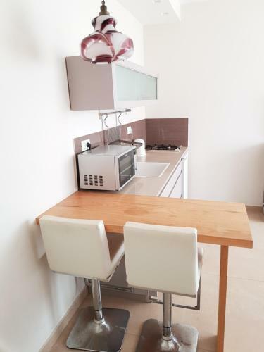 Hayarkon Street Apartment