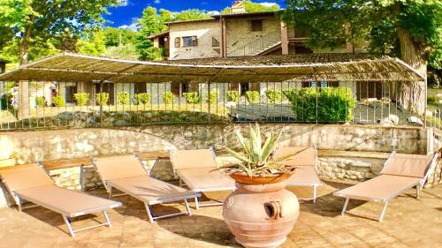 Spoleto By The Pool : Whole Villa - Sleeps 24