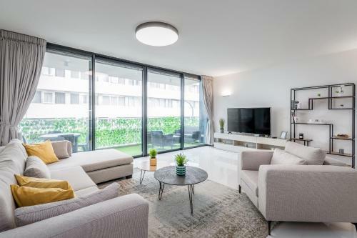 Apartamento Spacious & Design 2bdr W/ Balcony And Parking