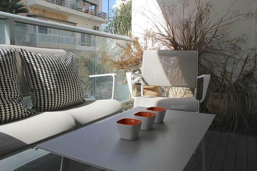 Apartamento Stylish 3br In Sirkin By Holyguest