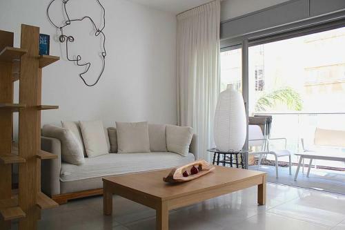 Apartamento Stylish 3br In Sirkin By Holyguest
