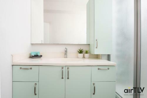 Airtlv - Central Arlozorov 3br Apartment