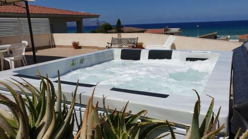 Villa 4 Camere 5 Bagni 2 Passi Dal Mare