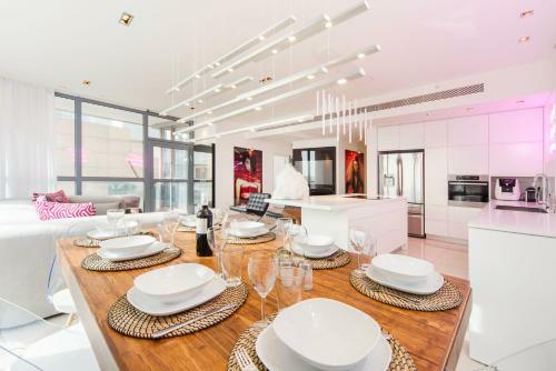 Apartamento 4 Bedroom Rotschild Tower