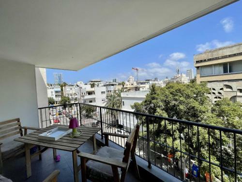 Gordon/lala Land Beach Balcony Apartment