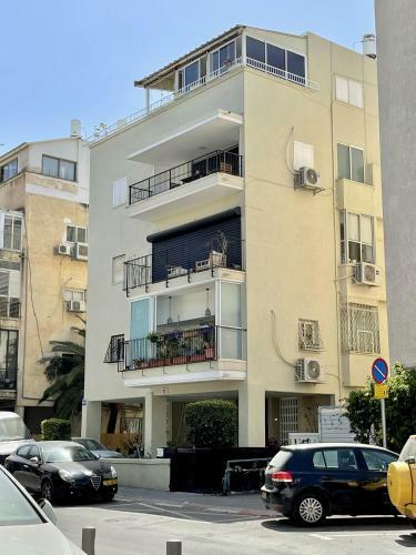 Gordon/lala Land Beach Balcony Apartment