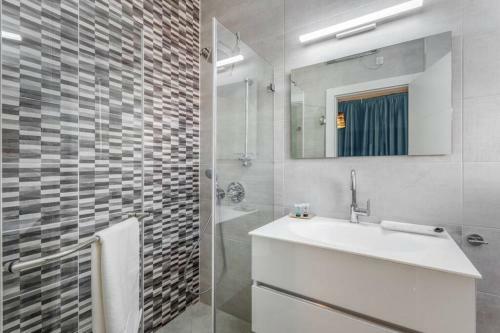 Apartamento Kerem Hateimanim Area-3 Br With Balcony