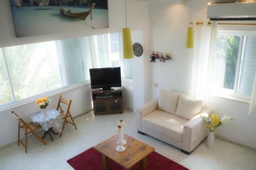Romantic Apartment In Shenkin Srteet!!
