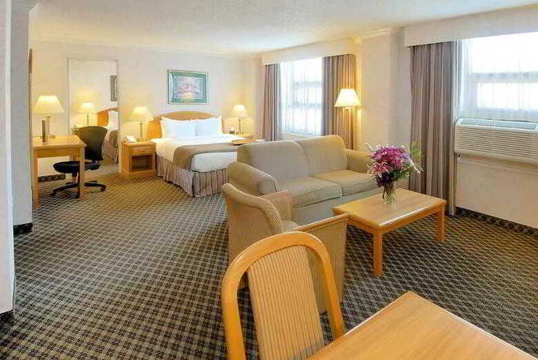 Best Western Plus Carlton Plaza Hotel