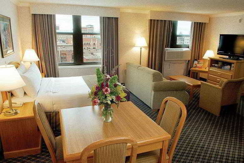 Best Western Plus Carlton Plaza Hotel