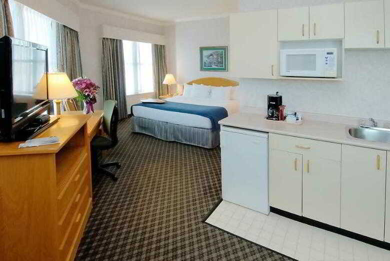 Best Western Plus Carlton Plaza Hotel