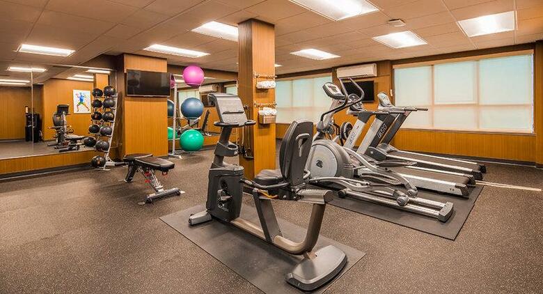 Best Western Plus Carlton Plaza Hotel