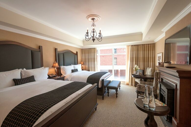 Oak Bay Beach Hotel - Sea View