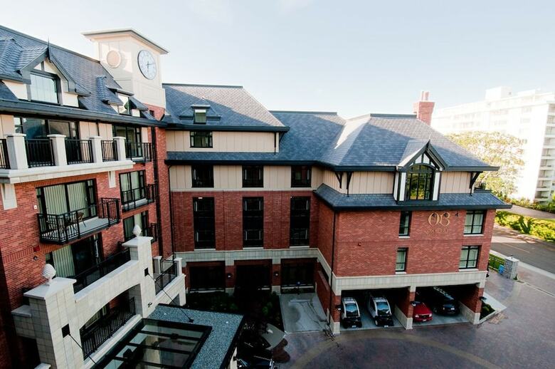 Oak Bay Beach Hotel - Sea View