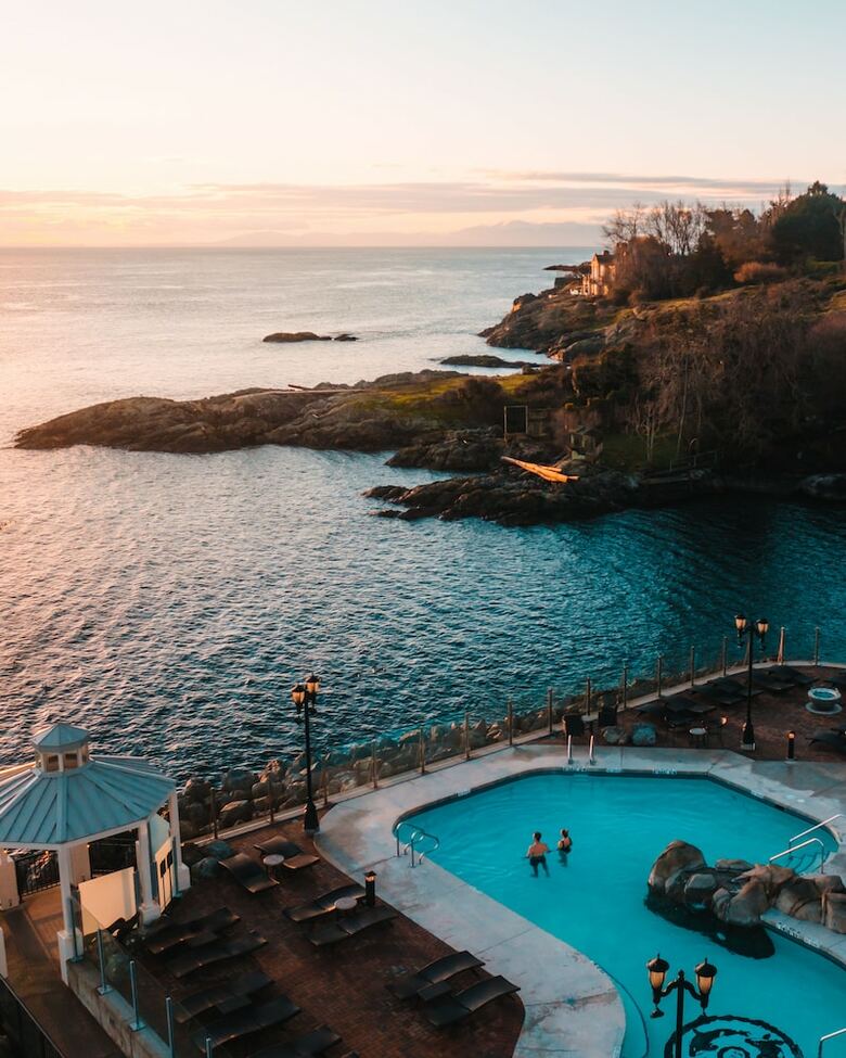 Oak Bay Beach Hotel - Sea View