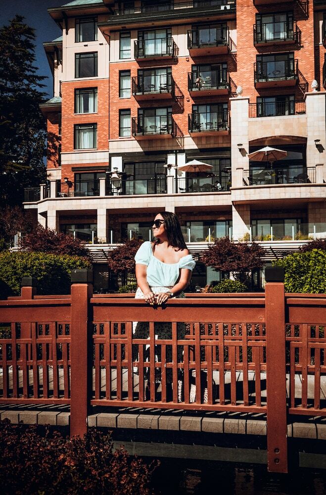 Oak Bay Beach Hotel - Sea View