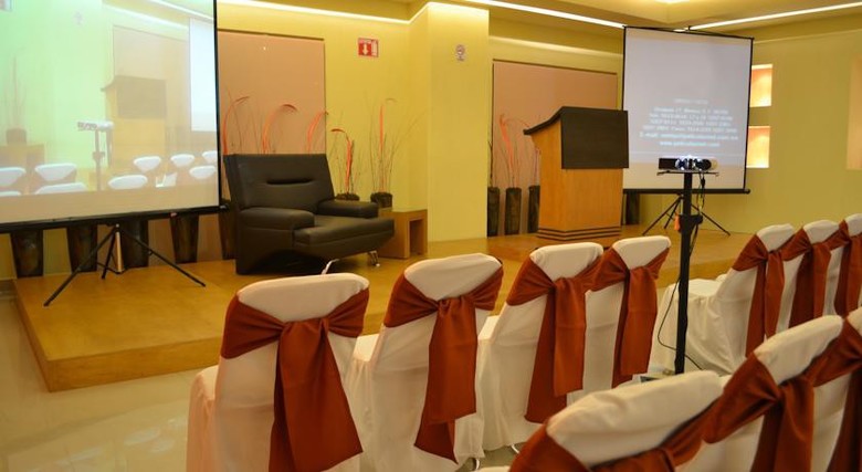 Hostalia Hotel Expo & Business Class