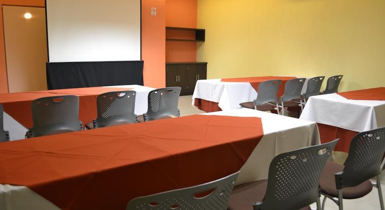 Hostalia Hotel Expo & Business Class