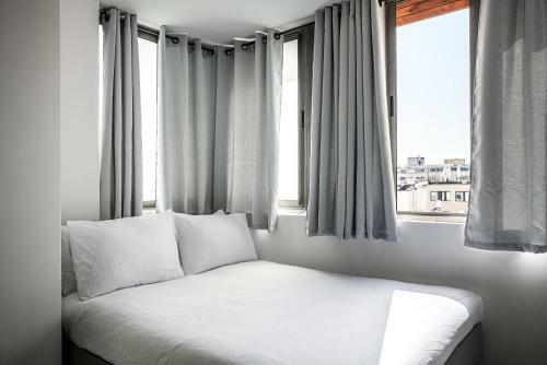 Allenby Classic And Modern Apartments By Homy