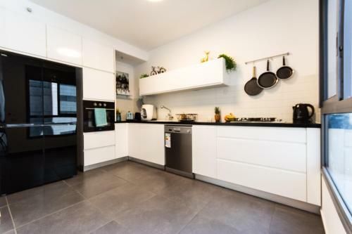 Apartamento Sarona Summit - Luxury & Spacious 3bd With Parking & Balcony