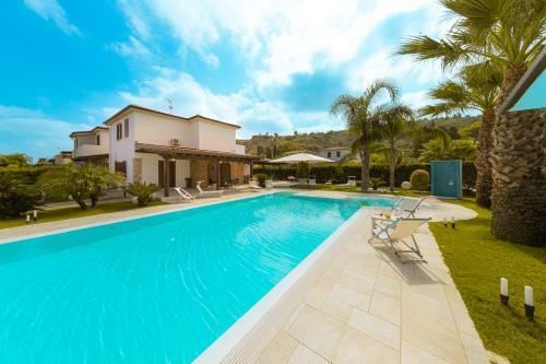 Superior Sicily Villa