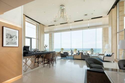 Apartamento Luxury Sea View 2br + Balcony & Pool - Berrystays