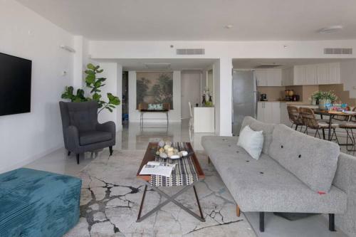 Apartamento Luxury Sea View 2br + Balcony & Pool - Berrystays