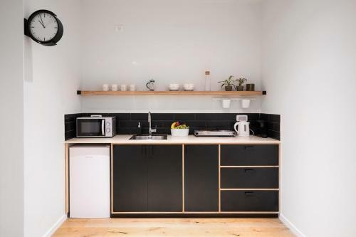 The Square - By Beach Apartments Tlv