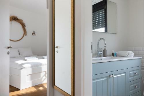 Boutique Two-bedroom Apartment On Nahalat Binyamin