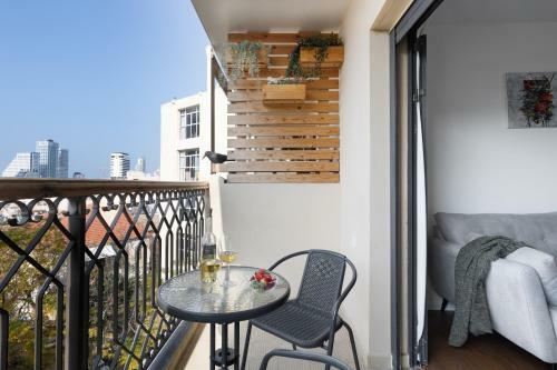 Boutique Two-bedroom Apartment On Nahalat Binyamin