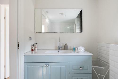 Boutique Two-bedroom Apartment On Nahalat Binyamin