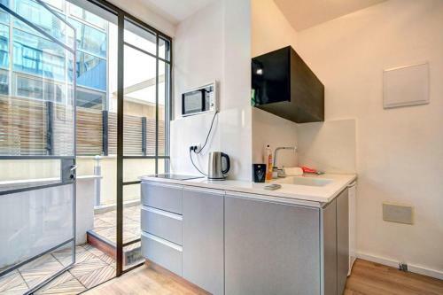 Dizi 242 - By Beach Apartments Tlv