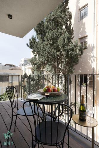 Neat Design Apartments By Homy