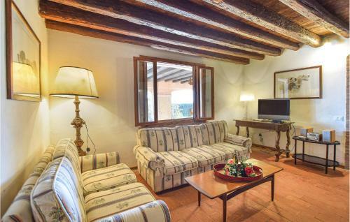 Amazing Home In Boara Pisani With 6 Bedrooms